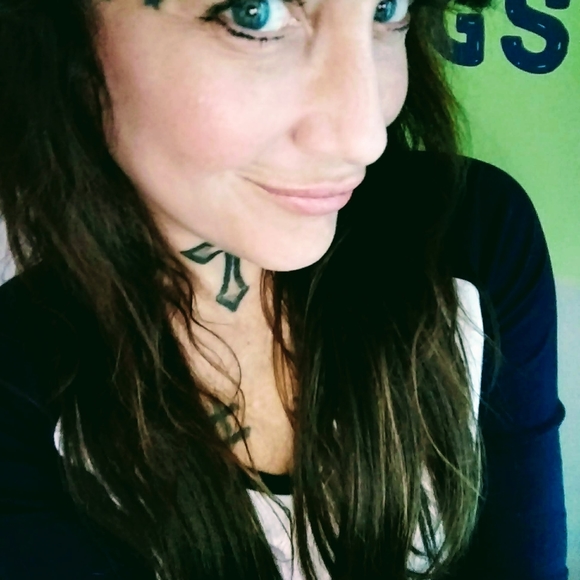 Meet your Posher, Lisa - Picture 5 of 6